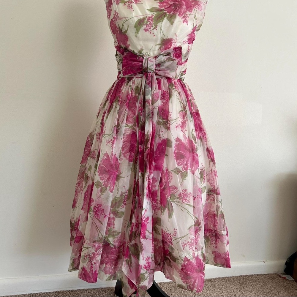 Floral Pink 1950s dress